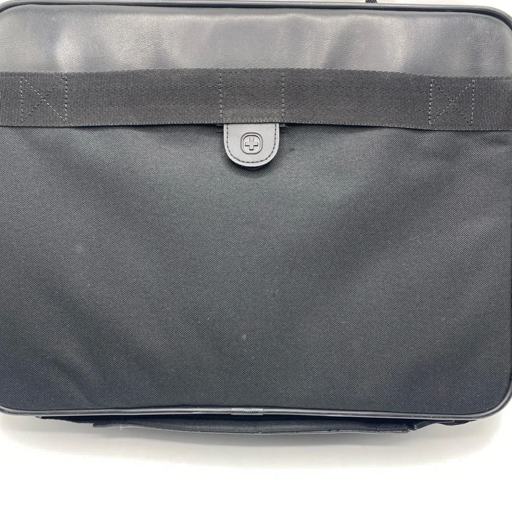 Wenger Swiss Army Gear Laptop Case Messenger Bag Briefcase Carry On 18 x 15 x 5